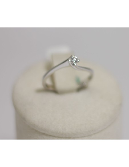 Acquista Anello in oro bianco 18Kt solitario con diamanti naturali ...