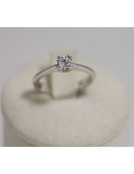 Anello in oro bianco 18Kt solitario con diamanti naturali 1032210 o...