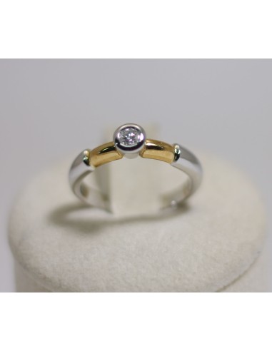 Anello in oro bianco e giallo 18Kt solitario con diamanti naturali ...