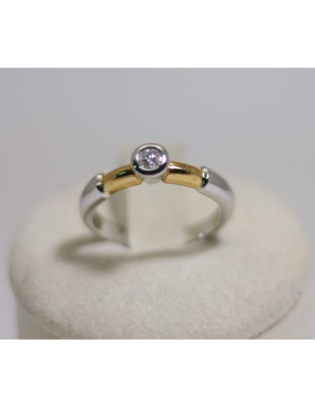 Anello in oro bianco e giallo 18Kt solitario con diamanti naturali ...