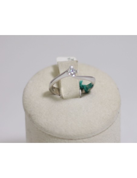 Acquista Anello in oro bianco 18Kt solitario con diamanti naturali ...