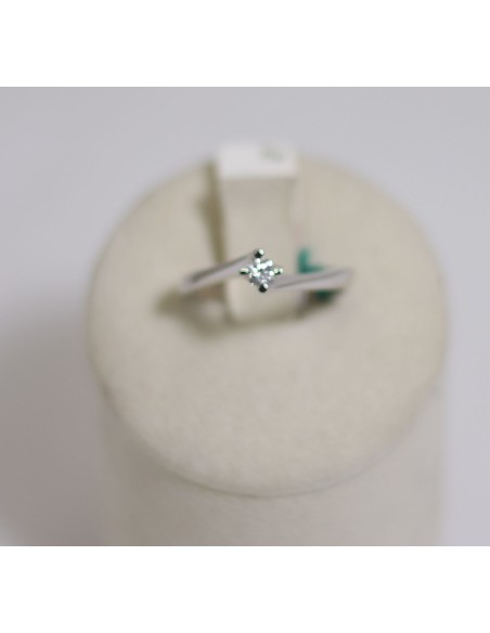 Acquista Anello in oro bianco 18Kt solitario con diamanti naturali ...