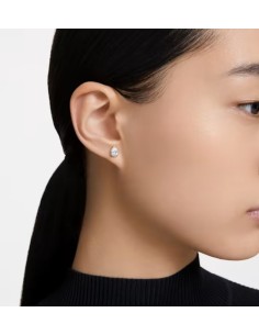 SWAROVSKI MILLENIA:ORECCHINO A BUCO STUD PEAR WHI only 89,00 € on O... 2
