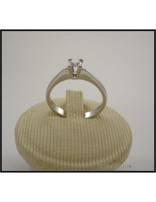 Anello oro bianco 18kt con diamante solitario - 22111413